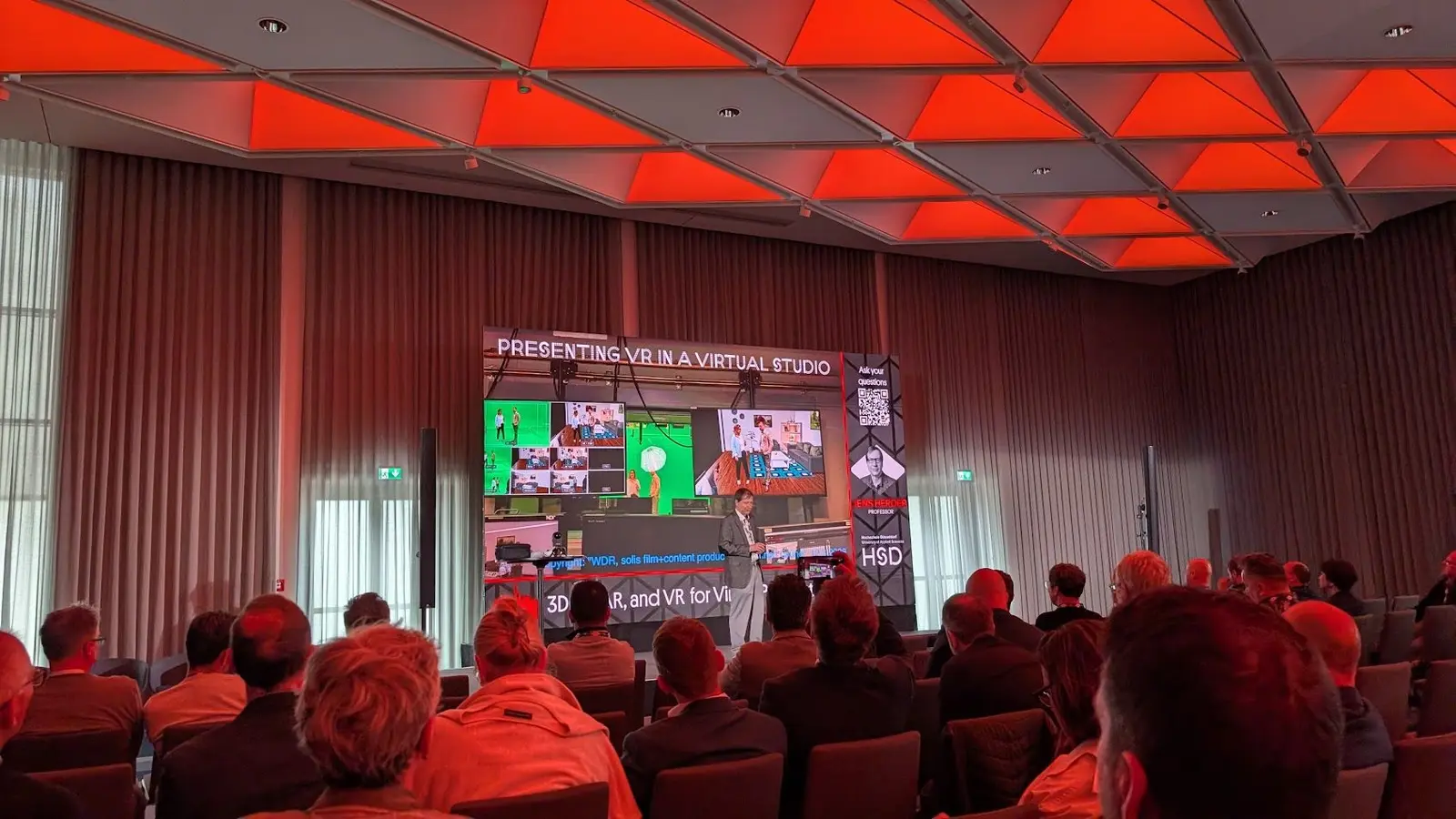 Live virtual-studio presentation at Vizrt Days